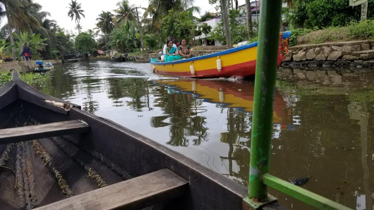 Blues Apartment Alappuzha Ngoại thất bức ảnh